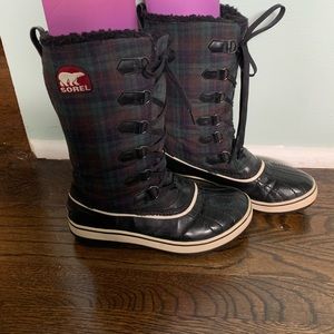 Sorel Plaid Lace Up Winter Boots